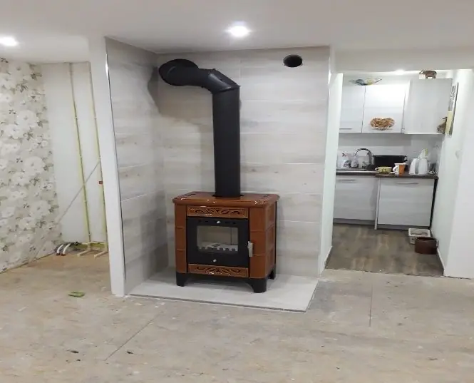 Floor panels and fireplace: work by Modern Building Solutions