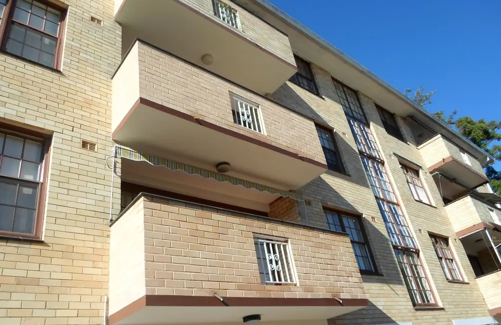 Lindfield Village: work by Modern Building Solutions